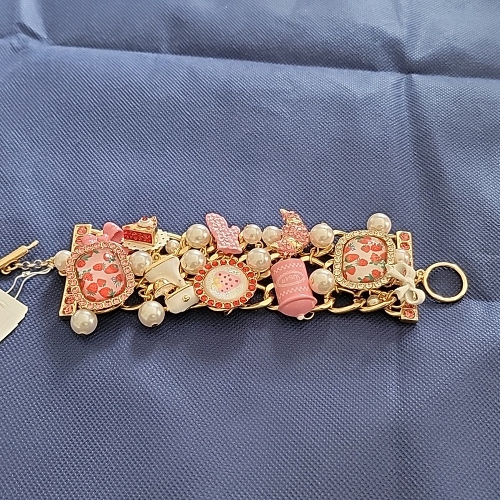 Baby Cake Braclet